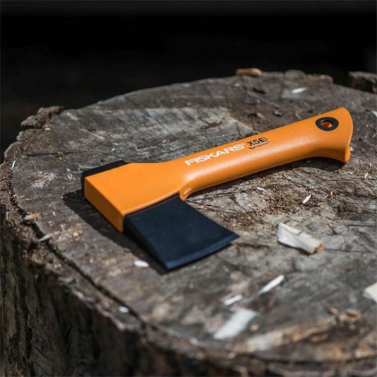 Chopping Axe Fiskars X5 - www.FOP.ae Buy online Best and Healthy Plants and quality products guarantee in Dubai Plants Shop in Dubai Abu Dhabi all over UAE Plants near me Fresh Plants in Dubai where to buy plants in UAE - FOP.ae